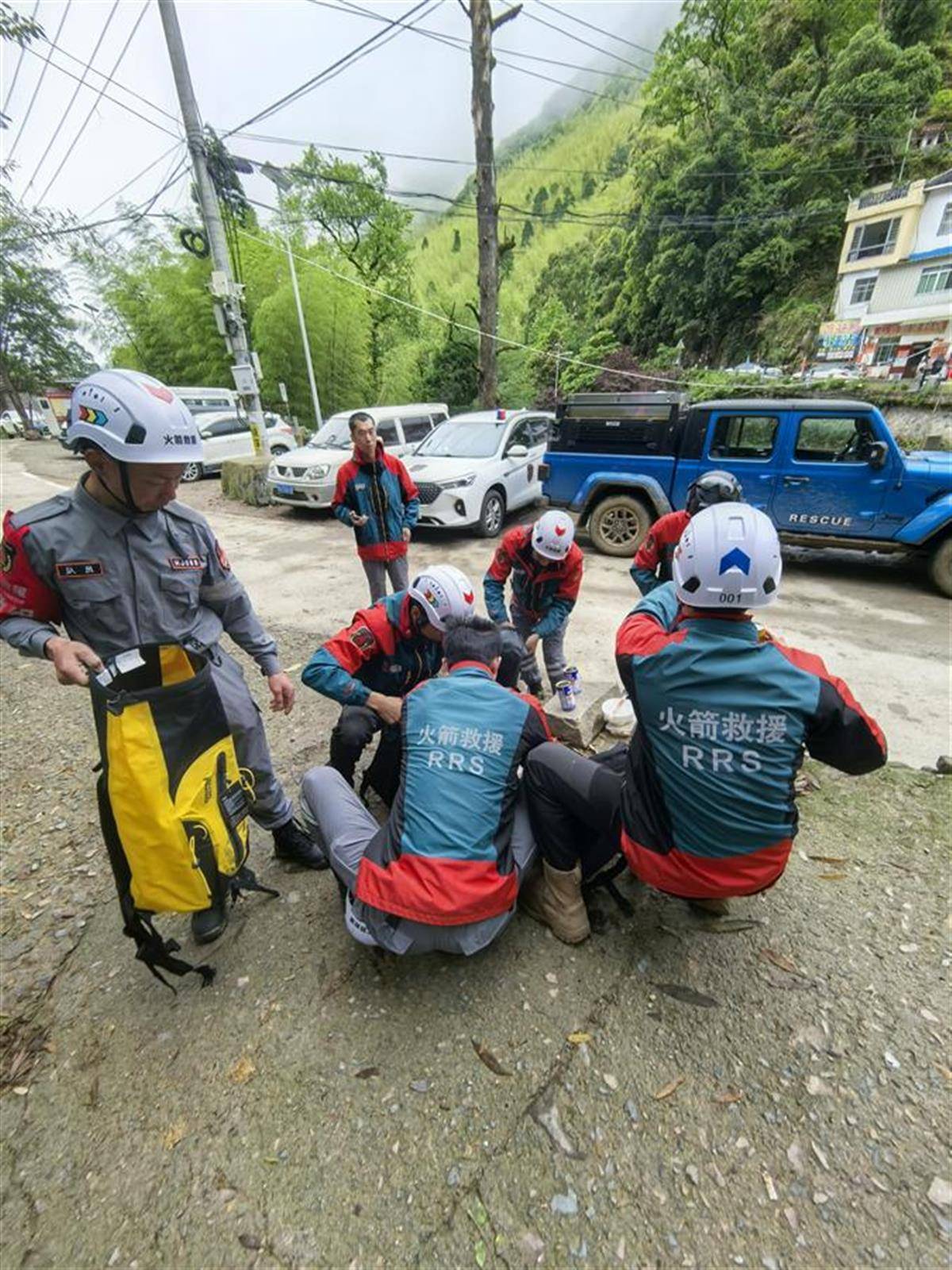 如何申请皇冠信用网_不到7点如何申请皇冠信用网,搜寻福建8岁失踪男童的救援队伍已经出发