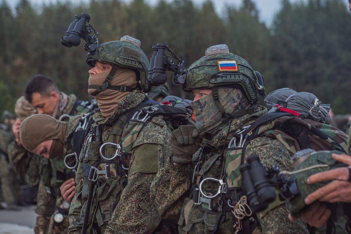 香港足球賽_泽连斯基孤立无援？普京步步为营香港足球賽，每日500米推进，西方军援为何缩水？