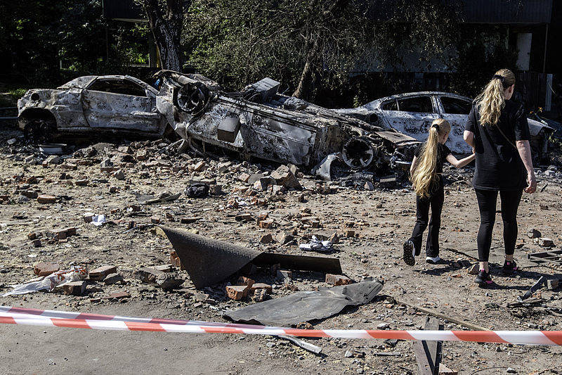 达拉斯飞翼联赛
_“鉴于俄罗斯目前的攻势达拉斯飞翼联赛
，普京决定无视特朗普的不满继续推进”