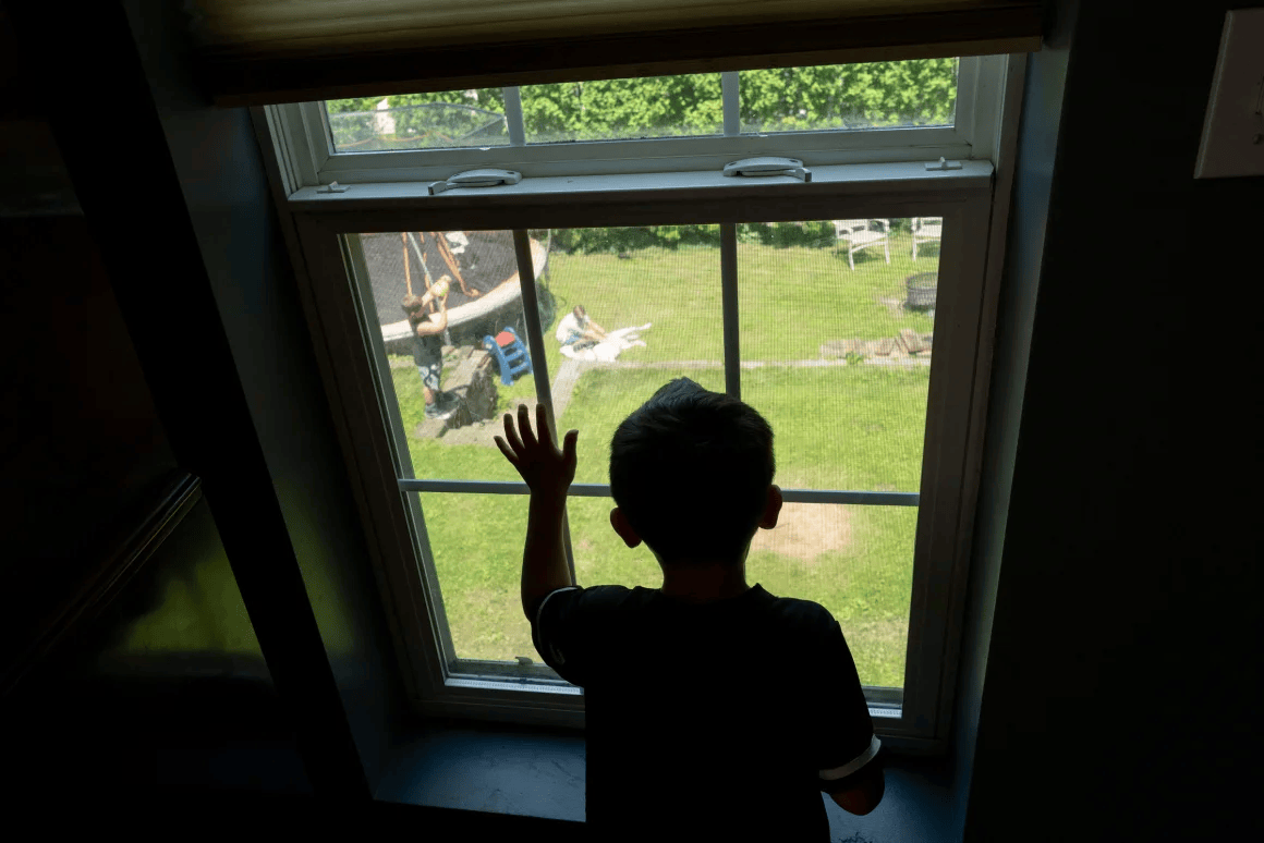 五大联赛所属的国家
_一家人自愿被驱逐出美国：“留在这里是一场赌博”