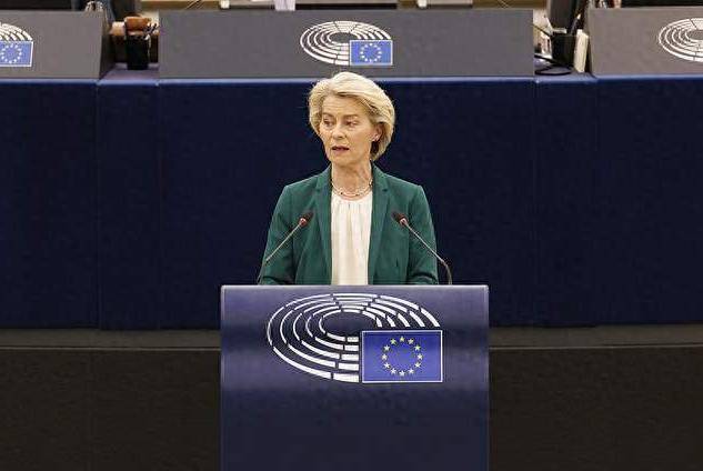 皇冠体育官方_比美国还大胆？30%关税将至皇冠体育官方，欧盟对特朗普低头，反向中国下命令