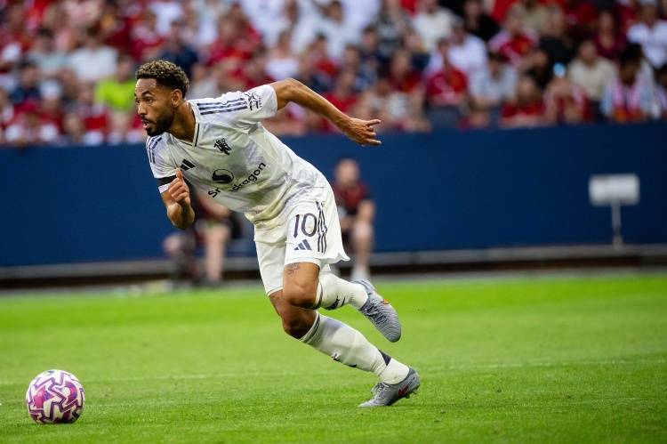 皇冠足球平台代理_曼晚评分:库尼亚7分莱昂6分 卡塞米罗5分 马兹拉维&希顿8分