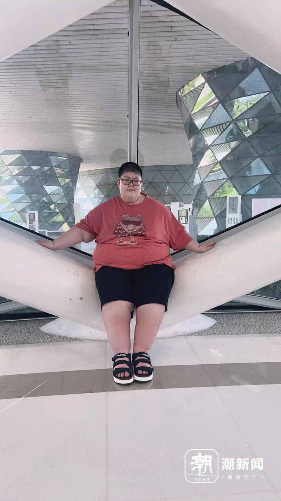 皇冠信用盘登3出租_杭州330斤男孩患罕见病：永远吃不饱皇冠信用盘登3出租！妈妈抹泪不放弃：我要陪他长大