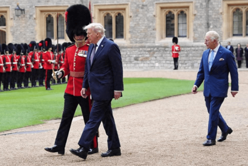 杯哥斯达黎加甲组联赛_特朗普万万不会想到杯哥斯达黎加甲组联赛,他冒着生命危险访英,斯塔默却还给了他一巴掌