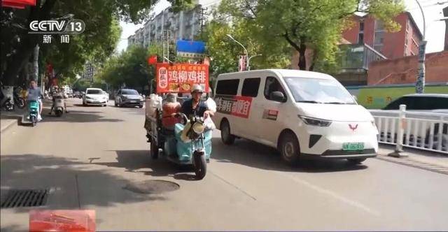 皇冠信用盘在线开户_鸡排哥上央视了皇冠信用盘在线开户，又爆金句：要想抓住胃，先得抓住心