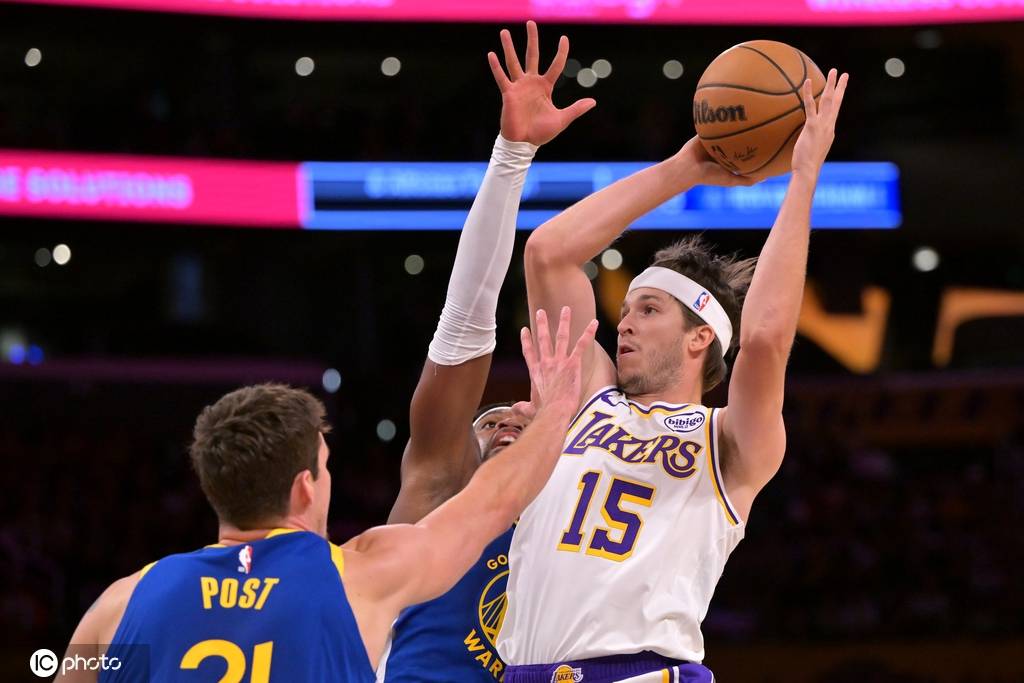 皇冠皇冠平台
_季前赛-詹姆斯库里休战里夫斯21分 湖人胜勇士