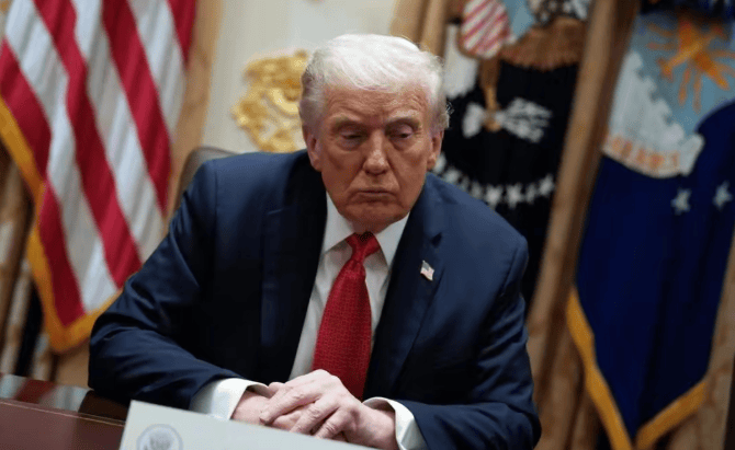 皇冠信用开户
_特朗普主动公布访华行程皇冠信用开户
,并送上一份厚礼!中方的回应,只有9个字,赖清德最害怕的局面出现?