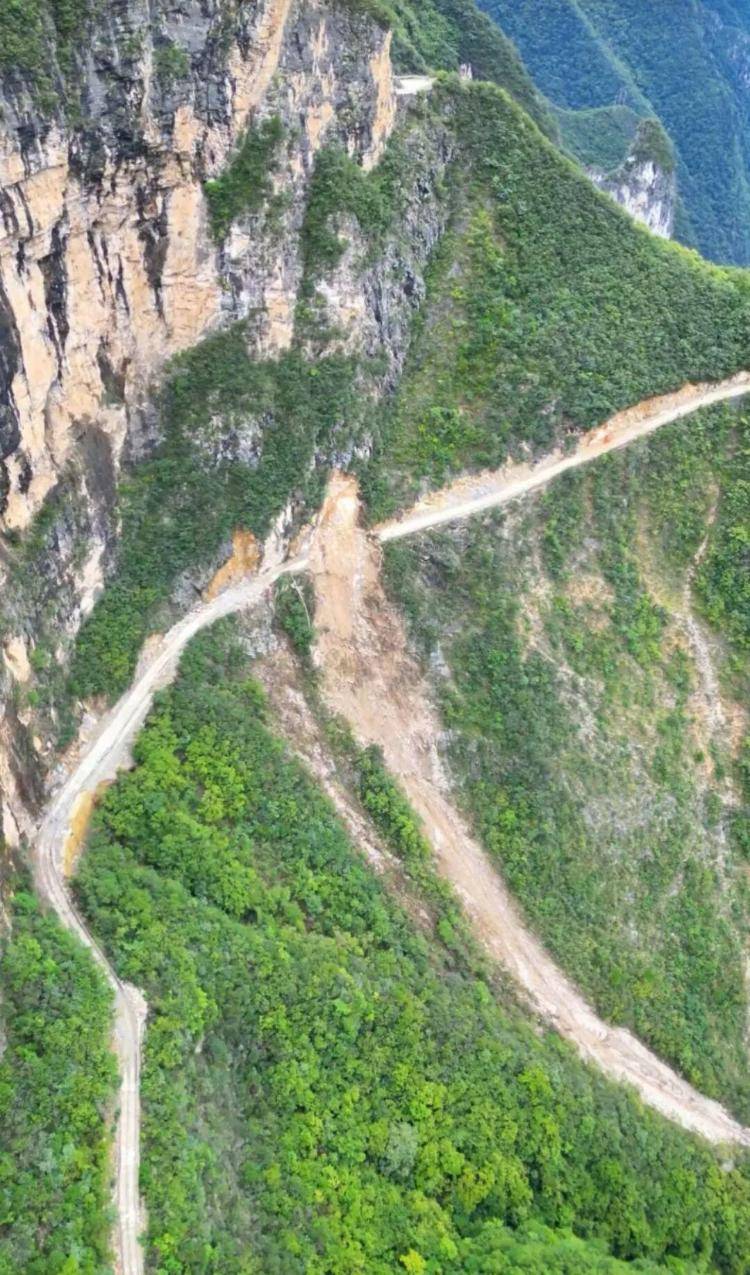 利斯菲体育会PE vS 尤文都德RS
_重庆网红“挂壁公路”垮塌利斯菲体育会PE vS 尤文都德RS
，附近村民外出绕行已半月盼修复，当地：已完成排危，正在修