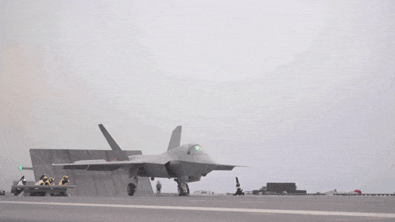 hga035会员注册
_不是慢镜头!福建舰电磁弹射速度那么快hga035会员注册
,是怎么瞬间刹车的?