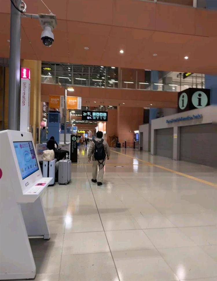 皇冠信用網在哪里开通
_日本机场挤满了回国的人:有中国游客提前结束行程回国皇冠信用網在哪里开通
,整趟航班满座,还有人称已辞工返华