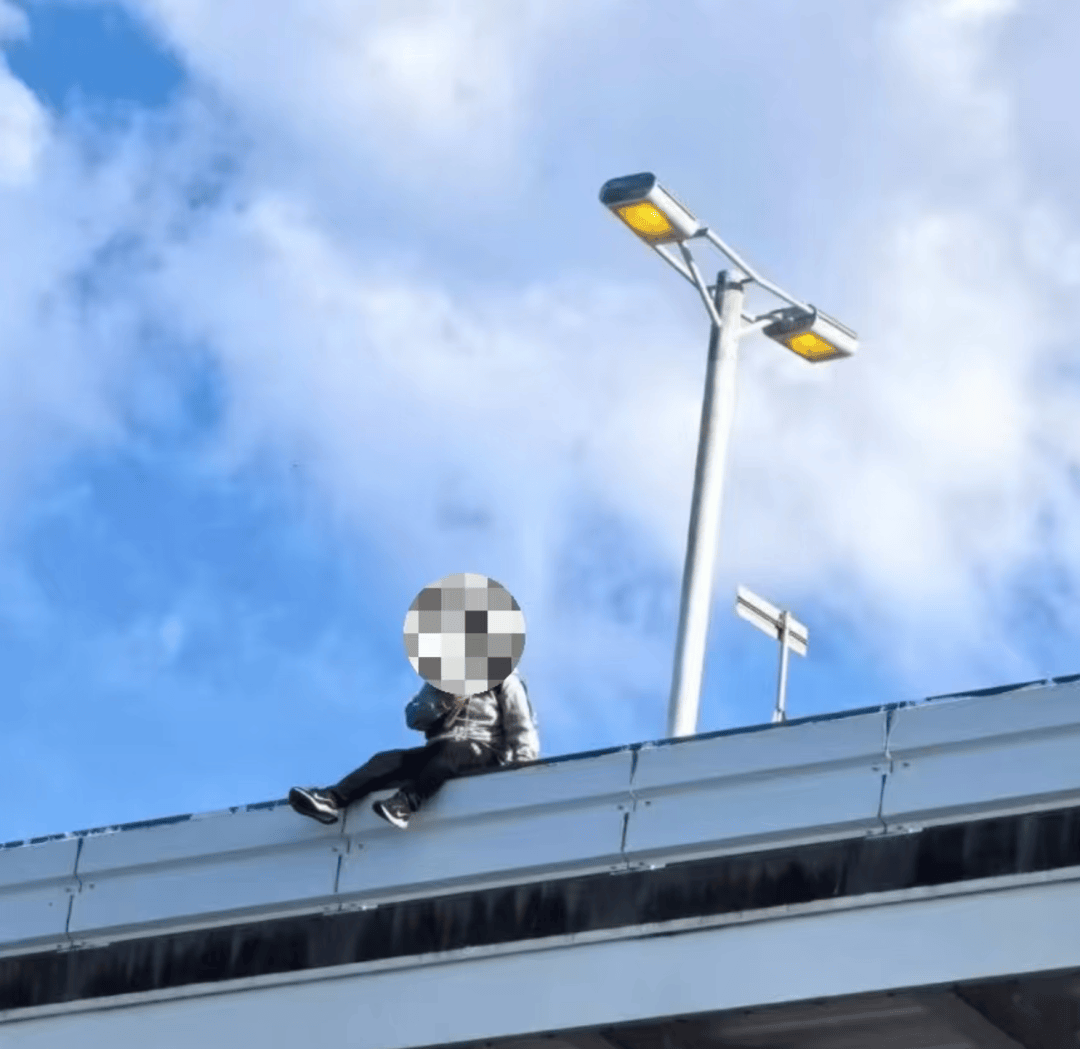 皇冠信用盘最新地址
_一名中国男子在日本关西机场坠亡皇冠信用盘最新地址
，警方：其与母亲一同赴日旅游，具体情况正在调查