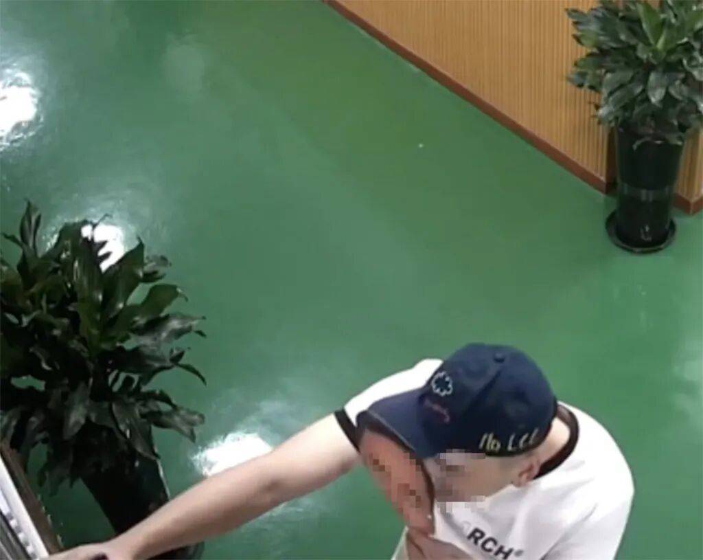 皇冠信用登2代理
_多名干部皇冠信用登2代理
,被指用人脸面具“刷脸”考勤打卡