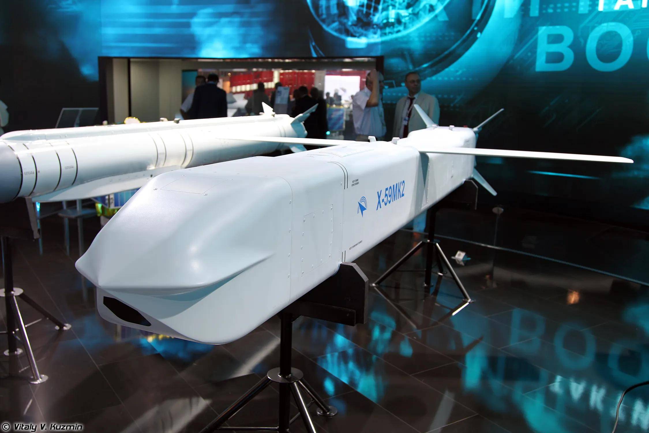 RB莱比锡足球
_发现大鱼了！炸烂乌克兰全境RB莱比锡足球
，苏57突防，“全球禁用”导弹又开火