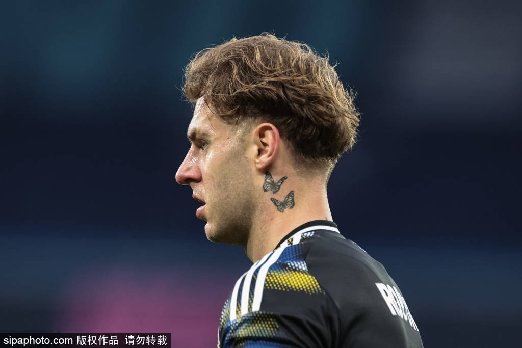 苏格兰足球
_谢尔基谈插花脚助攻：想给球迷带快乐苏格兰足球
，那脚传球很好的找到了福登