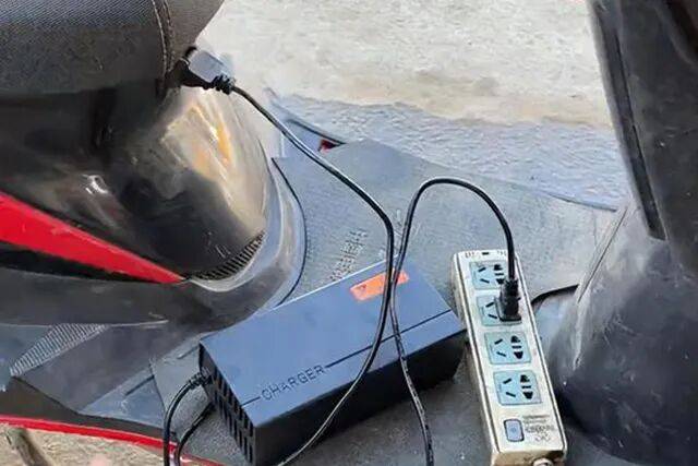 皇冠体育App下载_集中曝光皇冠体育App下载！郑州市2025年11月共发生13起电动自行车火灾！