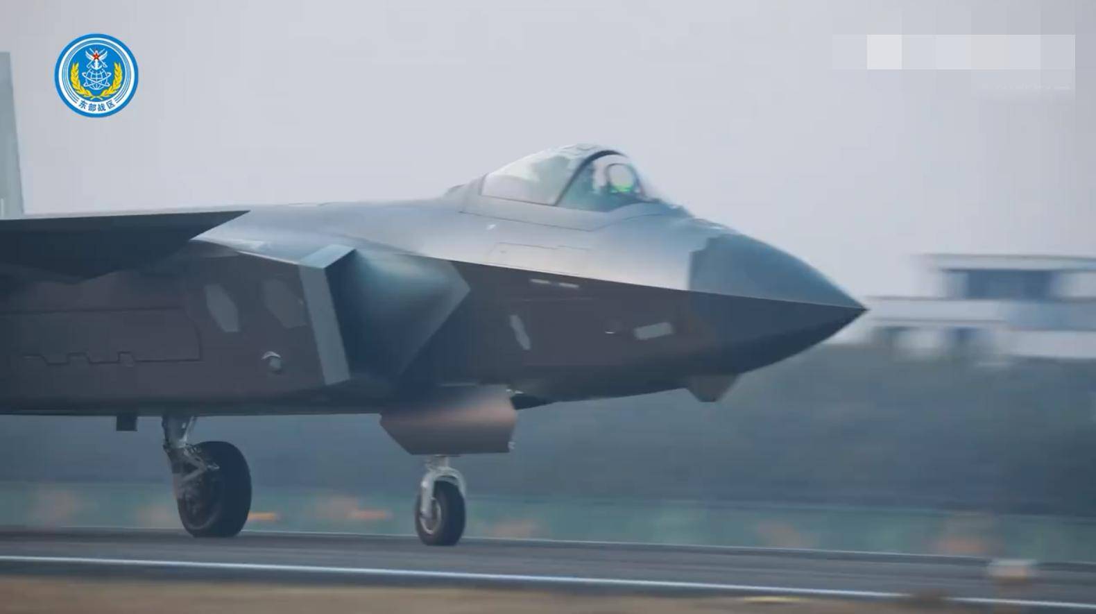 介绍个信用网网址_歼-20首次与台岛合影介绍个信用网网址，F-16V毫无踪迹：台军撒谎锁定解放军预警机