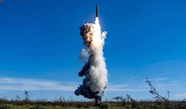 信用盘皇冠申请注册_全球独一份信用盘皇冠申请注册,中国洲际导弹车为啥要“横着走”?这里面真有大讲究