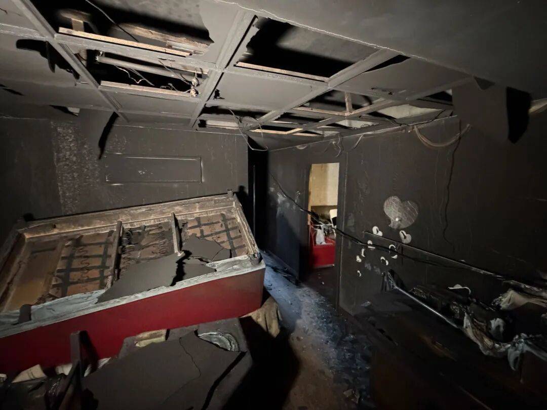 皇冠信用网申请_北京一小区21层发生火灾!同一户内相邻房间皇冠信用网申请,有人昏迷有人毫发无伤