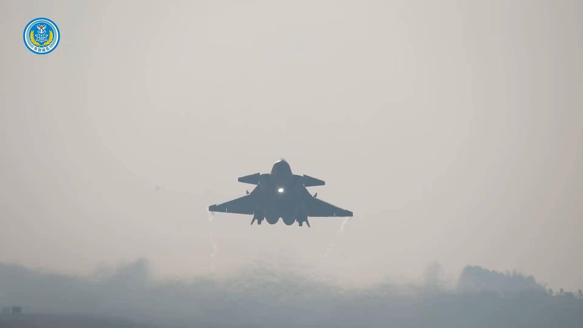 皇冠体育
_被歼-16锁定没反应皇冠体育
,台军飞行员惊得合不拢嘴:都不愿为台独而战