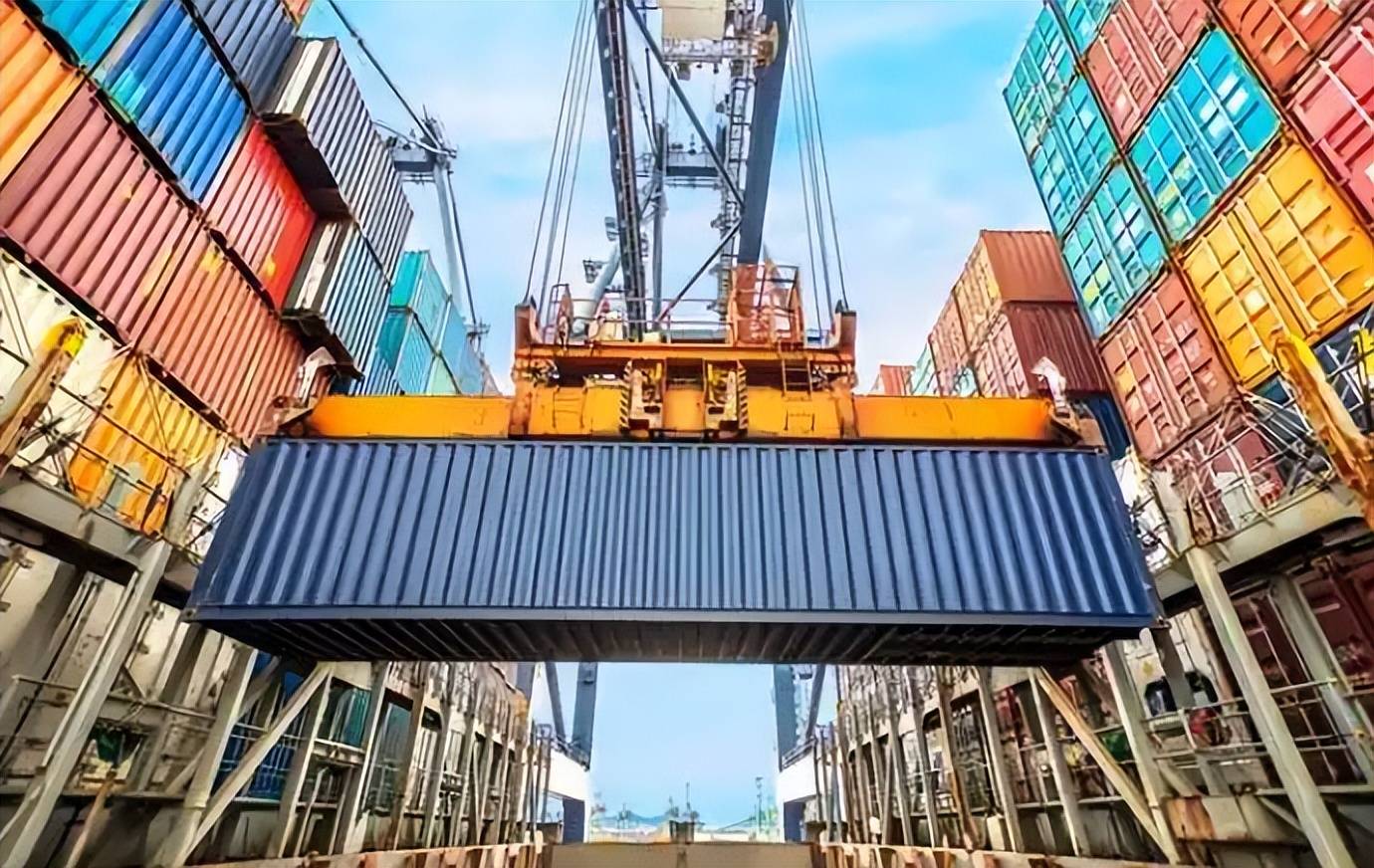 皇冠登3代理申请_美媒很感慨:要不是中国还在反抗特朗普皇冠登3代理申请,几乎全世界都向他投降了